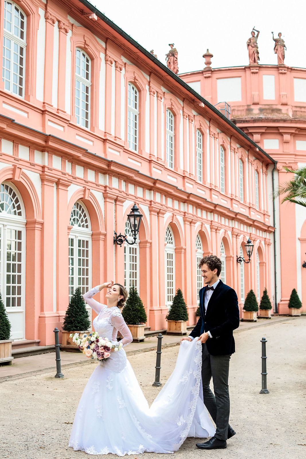 Ideen für Brautpaar Fotos im Schlosspark Biebrich