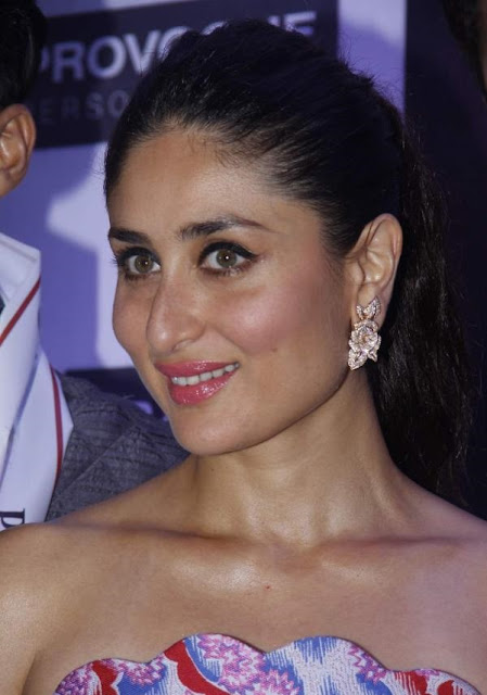 Bollywood hot actress Kareena Kapoor smiling pics