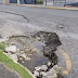 Obras Públicas realiza levantamiento para corregir hoyos en carretera de Barahona
