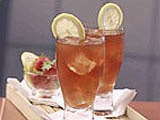 Es Teh Stroberi (Iced Strawberry Tea)