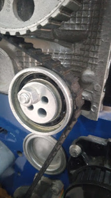 timing belt with timing belt tensioner