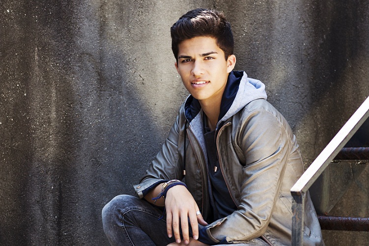 Daftar Album dan Judul Lagu Alex Aiono