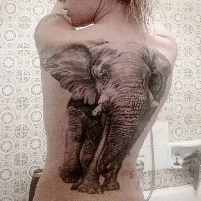 Imagen de un tatuaje de elefante original