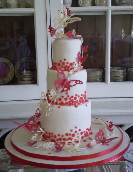 flower and butterfly wedding cakes