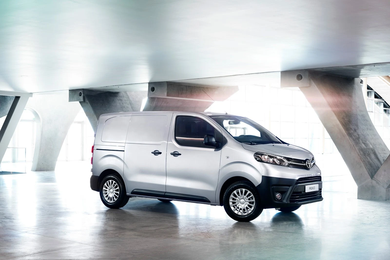 Đánh giá xe Toyota Proace 2016