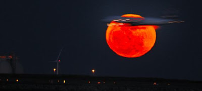 Supermoon Photos From Around The World Seen On  www.coolpicturegallery.us