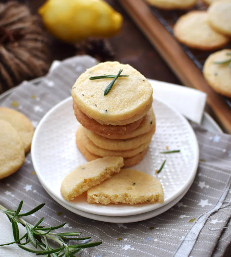 Galletas de romero y limón deliciosas y crujientes