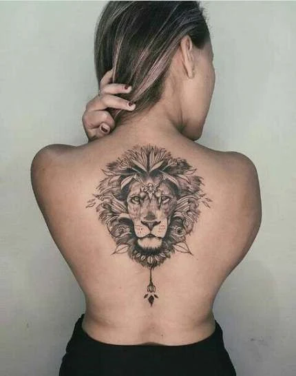 imagen de un tatuaje de león para mujer