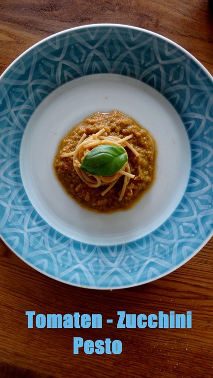 Tomaten - Zucchini Pesto