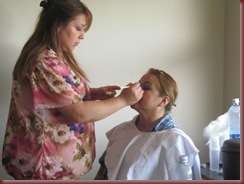 MAQUILLAJE Y PEINADO (5)