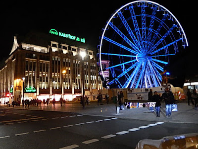 http://www.rp-online.de/nrw/staedte/duesseldorf/duesseldorf-riesenrad-zieht-2016-auf-den-corneliusplatz-aid-1.5649238 