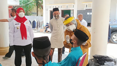 Eva Tinjau Pelaksanaan Swab Antigen, Lima Santri Pondok Pesantren Riyadhus Sholihin Reaktif Covid-19