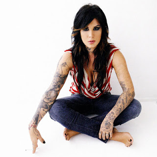 Kat Von D tattooing