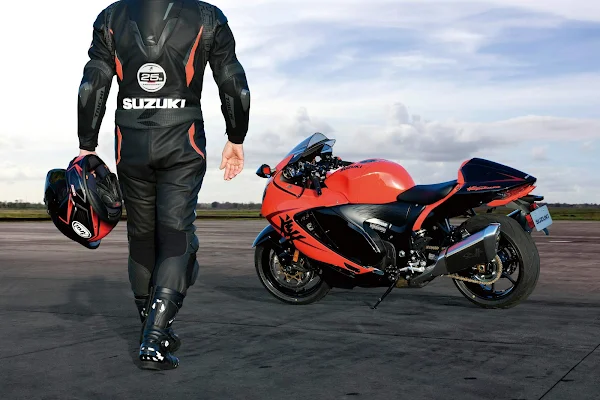 Suzuki Hayabusa GSX-1300R)