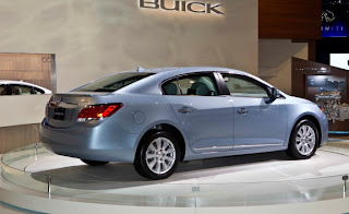 Buick LaCrosse eAssist picture in auto showroom