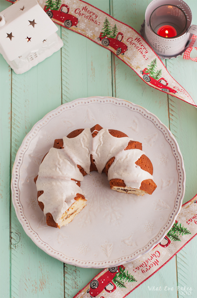 Cinnamon Roll Bundt Cake