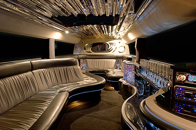 SUPER DUPER COOL LIMOUSINE