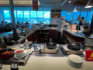 基隆長榮桂冠酒店是基隆唯一的星級飯店，最吸引人的就是它坐擁基隆港灣，可以同時看到山景和海景。周邊景點有國立海洋科技博物館 基隆山 Keelung Mountain 城隍廟 Chenghuang Temple 和平島公園 Heping Island Park 基隆廟口小吃