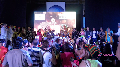 All Zumba instructors on stage. This is why it is called World Beatz. Not only the participants, the ZINs are in costumes / attires which signify the countries they represent- Philippines,  Korea, Japan, India, Thailand, USA, Mexico, Colombia, Brazil, Mauritius, Trinidad and Tobago, Jamaica, and Egypt.