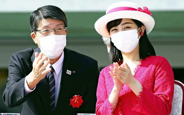 Princess Kako wore a fuchsia red lace dress. The festival's nickname Strawberry