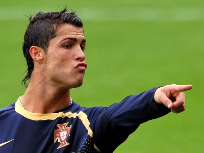 Ronaldo Playing Football on Cristiano Ronaldo Cr7 Haircuts 2012