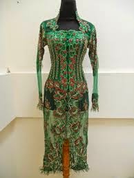  Kebaya Wisuda Modern Warna Hijau 