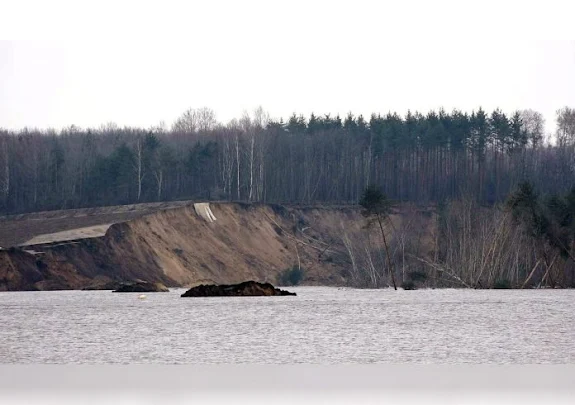 Landslide in Knappensee, Germany, triggers a 1.5-meter tsunami