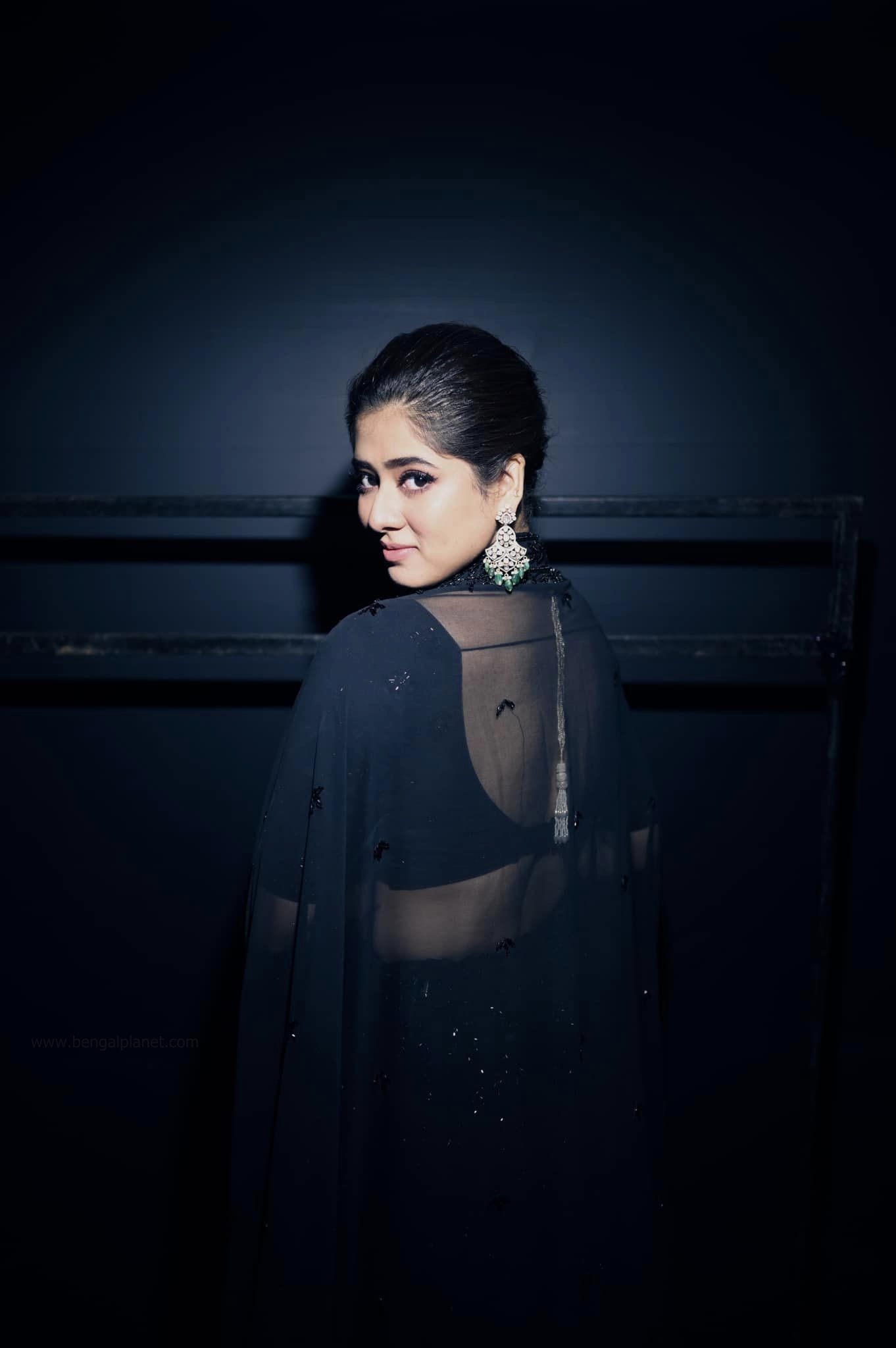 Ditipriya-Roy-latest-photoshoot-stills-in-black-lehenga-04-Bengalplanet.com