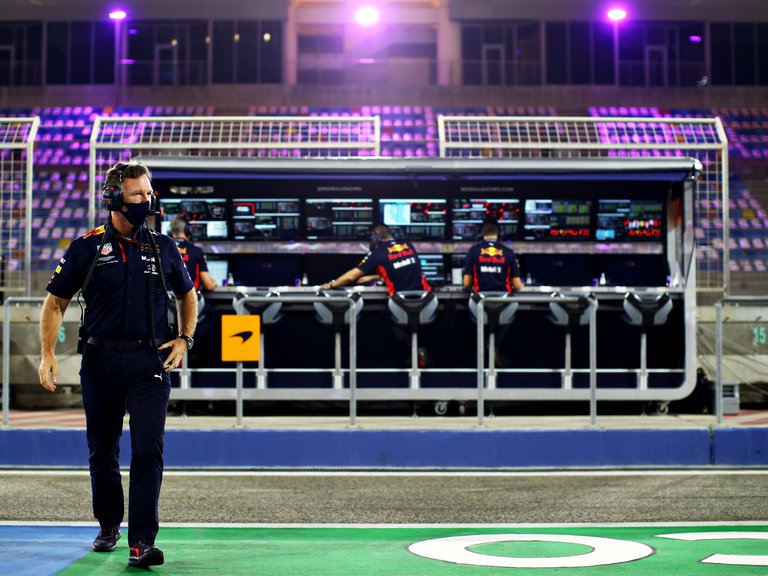 Hola, Red Bull Racing: las primeras imágenes de Checo Pérez en las instalaciones de su nueva escudería