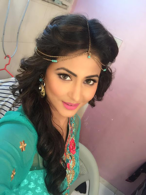 Hina Khan HD Wallpaper Free Download