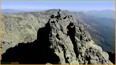 Vistas desde la cima del Gran Galayo en la Sierra de Gredos.