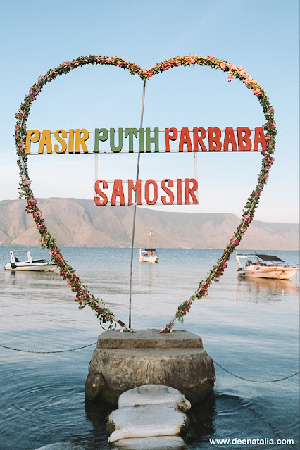 Pantai Pasir Putih Parbaba