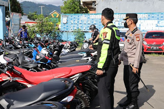 Kapolres Palopo Lakukan Pengecekan 125 Unit Motor yang Jadi Barang Bukti Operasi Balap Liar 