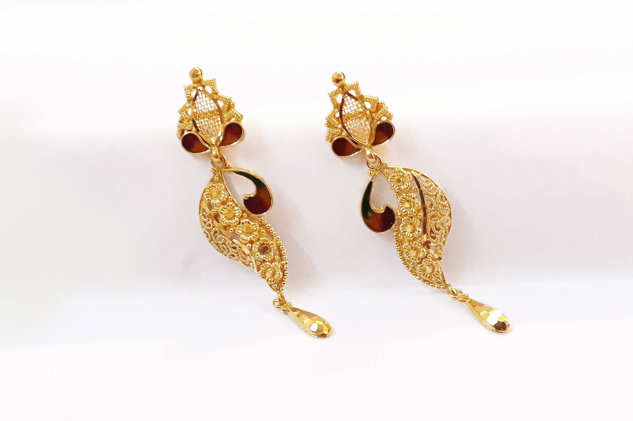 Gold Earrings designs,gold hoop earrings,gold drop long earrings,gold pinjada jhumka designs,gold chandbali earrings,gold Ear studs designs,Party wear earrings,Daily Wear gold earrings,fancy earrings designs,Latest new modles gold earrings,gold earrings huge designs,bridal gold earrings,gold studs designs,light weight gold earings designs,latest gold earings,daily wear gold stud designs,gold ear studs designs,Bridal Gold Long Earring Designs,latest ear studs