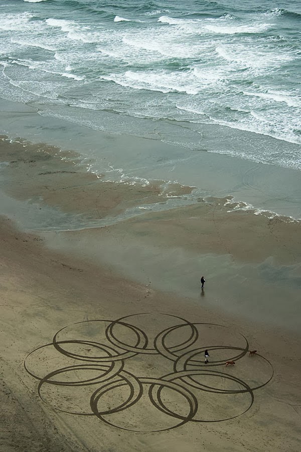 COOL : Lukisan Atas Pasir Di Pantai Yang Menakjubkan Dan 