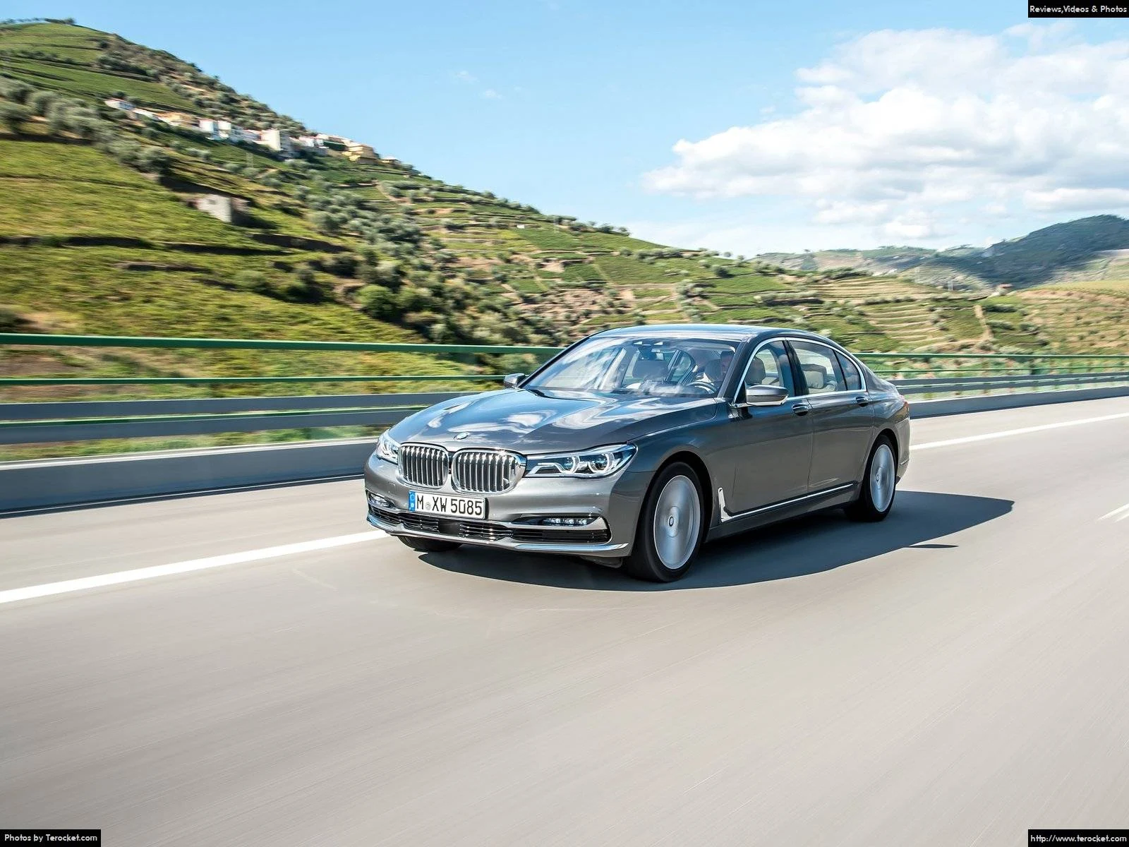 Hình ảnh xe ô tô BMW 750Li xDrive 2016 & nội ngoại thất