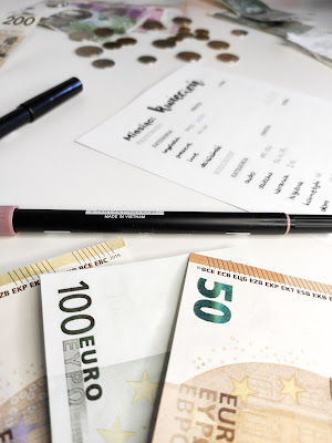 Gdzie uciekają twoje pieniądze? Ogarnij finanse z moim ebookiem!