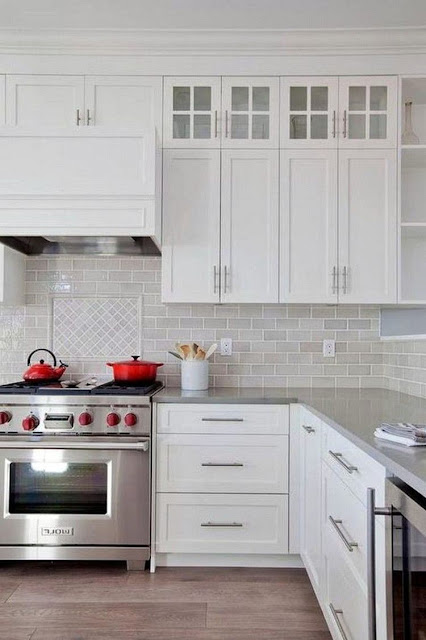 kitchen backsplash ideas with white cabinets