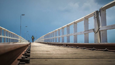 longest walk, busselton jetty, train, train tracks, busselton