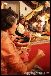 Passing the candles2