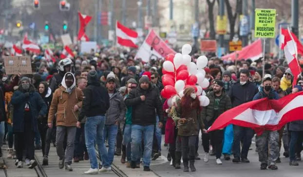 Εξαπλώνεται η οργή κατά της κυβερνήσης (η ίδια ειναι πάντου) Χιλιάδες πολιτών κατέβηκαν στους δρόμους (και) στην Αυστρία