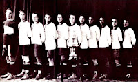 CLUB DE FÚTBOL AMÉRICA - Ciudad de México, México - Temporada 1924-25 - El América ganó su primer título de liga bajo el mando de Rafael Garza Gutiérrez. De los 12 partidos que disputó en el campeonato, América ganó 10 y empató dos, quedando invicto; anotó 22 goles y recibió solamente 4