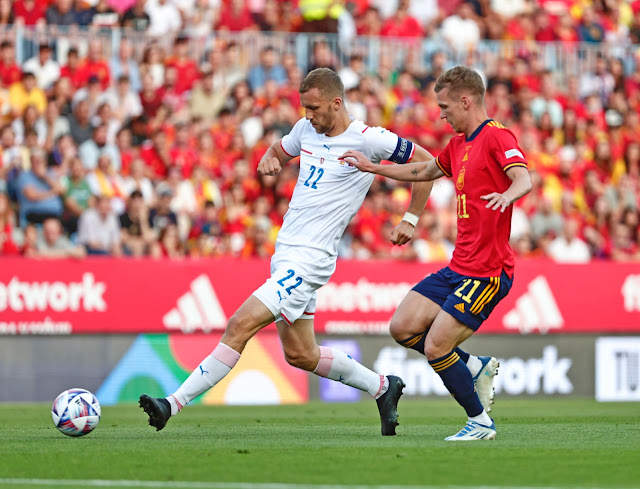 Tomáš Souček y Dani Olmo. SELECCIÓN DE ESPAÑA 2 SELECCIÓN DE REPÚBLICA CHECA 0 Domingo 12/06/2022, 20:45 horas. Liga de Naciones de la UEFA, fase de clasificación, Grupo A2, jornada 4. Málaga, España, estadio de La Rosaleda: 30.389 espectadores.