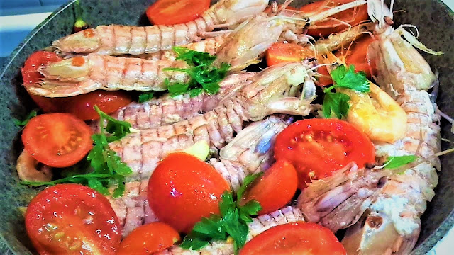 mantis shrimp with tomatoes