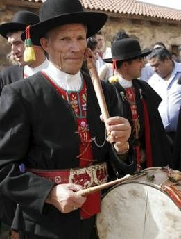 Resultado de imagen de chifla y tamboril salamanca