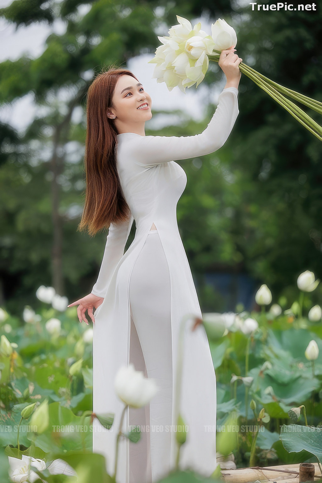 Image Vietnamese Model - Beautiful Girl and Lotus Flower - TruePic.net (56 pictures) - Picture-32