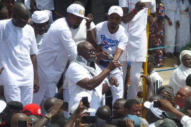 Photos of "Injured" Governor Fayose addressing Ekiti people at the Government House