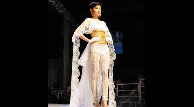 10 Model Kebaya  Celana  Modern  Paling Keren gebeet com