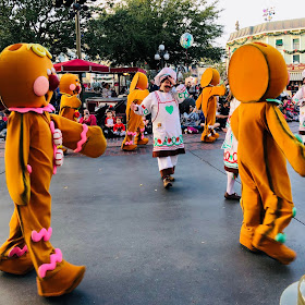 Disneyland Holidays, Christmas, holiday season, Disneyland, top Disneyland holiday ideas, Disneyland Christmas Fantasy Parade