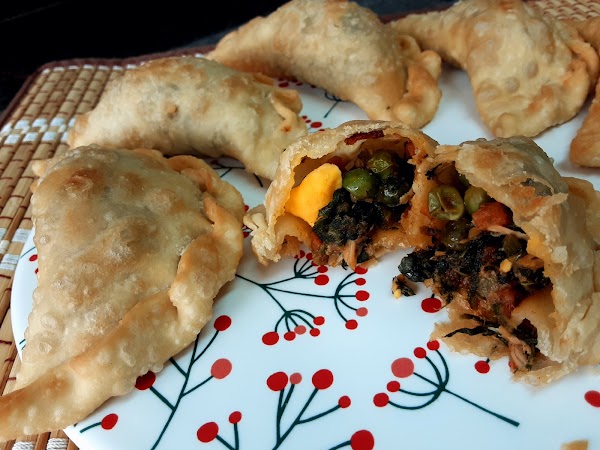 EMPANADAS DE ATÚN Y VERDURAS EMPANADAS DE ATÚN Y VERDURAS